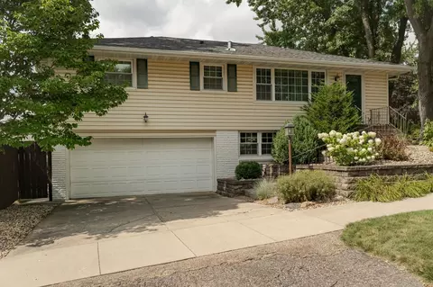 2117 21st Ave NW, Rochester, MN 55901