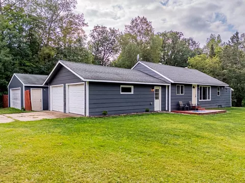33286 Arbo Hall Rd, Grand Rapids, MN 55744