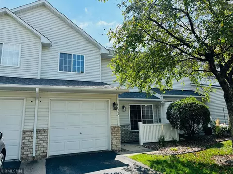 8639 Quarry Ridge Ln #C, Woodbury, MN 55125