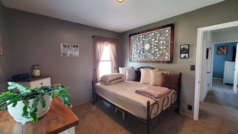 2082 3rd St E, Saint Paul, MN 55119 photo 13