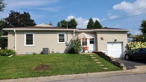 2082 3rd St E, Saint Paul, MN 55119 photo 2