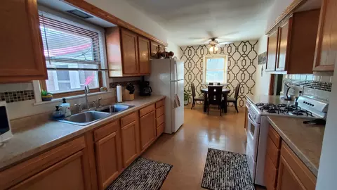 2082 3rd St E, Saint Paul, MN 55119 photo 7