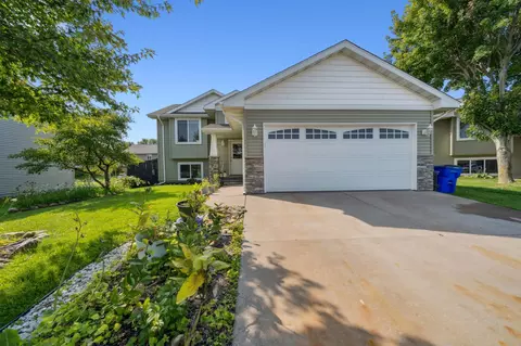 1316 Osprey Ct, New Richmond, WI 54017