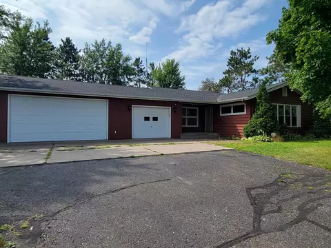 1336 W Division St, River Falls, WI 54022