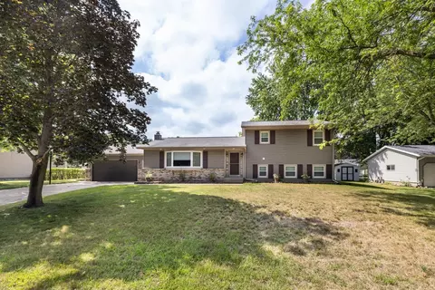 1044 Lilac Ln, Lake City, MN 55041