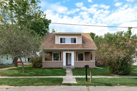 1425 Comstock Ave, Cumberland, WI 54829