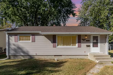 1507 Armstrong Ave N, Glencoe, MN 55336