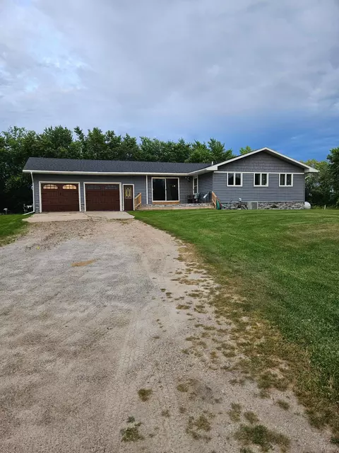 32724 610th Ave, Warroad, MN 56763