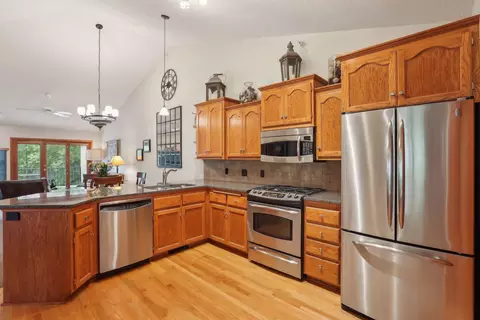 5590 N Nathan Ln N #4, Plymouth, MN 55442