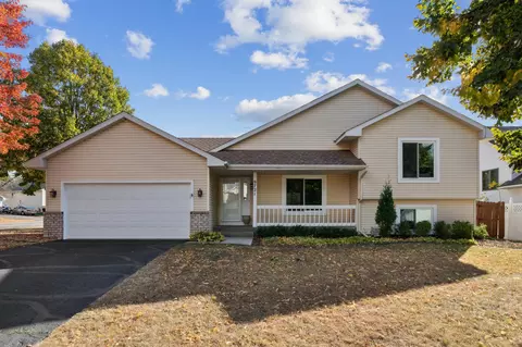 9721 72nd St S, Cottage Grove, MN 55016