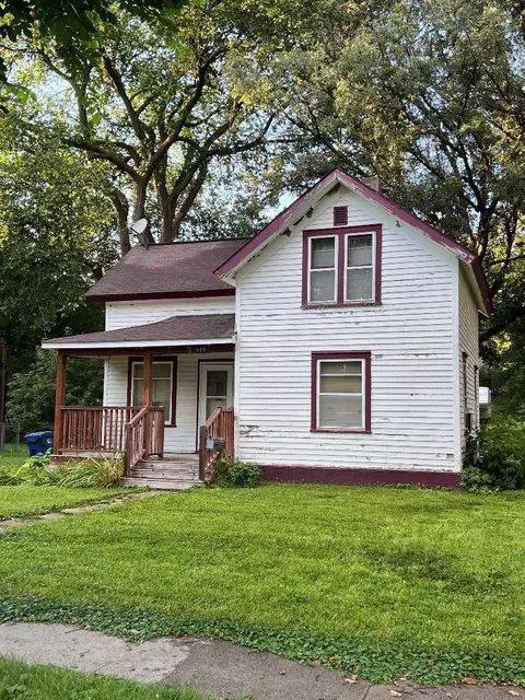 528 W Laurel St, Fergus Falls, MN 56537