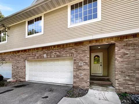 17 Garden Dr, Burnsville, MN 55337