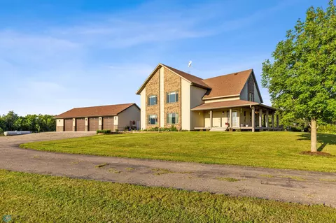 5714 40th Ave N, Fargo, ND 58102