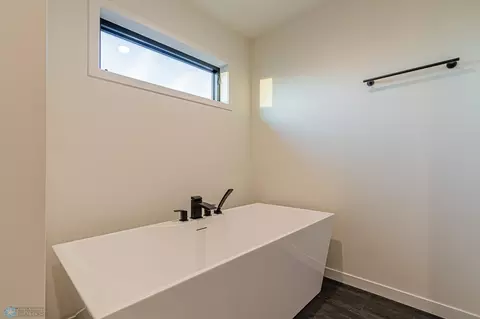 7457 Eagle Pointe Dr S, Fargo, ND 58104 photo 27