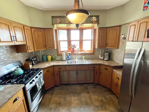 Kitchen - 38364 200th St, Springfield, MN 56087 photo 2 of 3