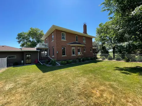 Exterior - 38364 200th St, Springfield, MN 56087 photo 15 of 26