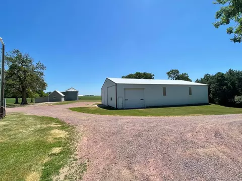 Exterior - 38364 200th St, Springfield, MN 56087 photo 22 of 26