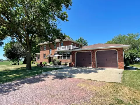 Exterior - 38364 200th St, Springfield, MN 56087 photo 2 of 26