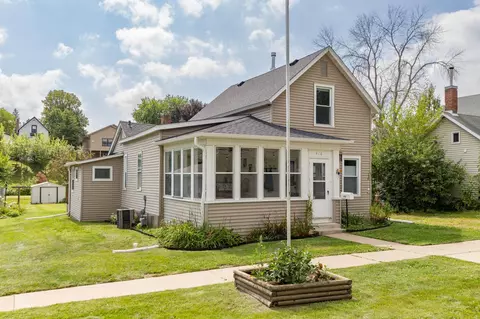 418 Main St E, Wabasha, MN 55981 photo 2