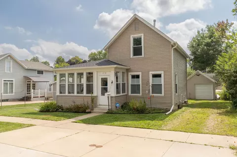 418 Main St E, Wabasha, MN 55981