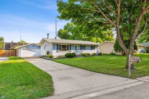 404 Brook Ave, Moorhead, MN 56560
