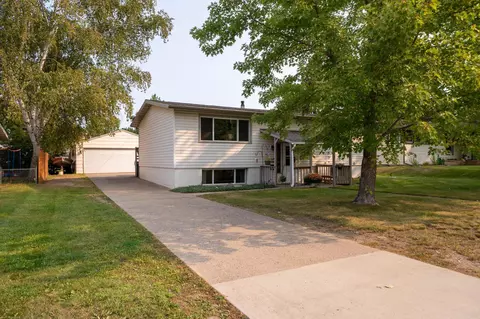 501 NE 9th St, Grand Rapids, MN 55744