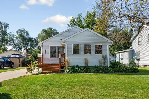 1027 6th St NW, Faribault, MN 55021