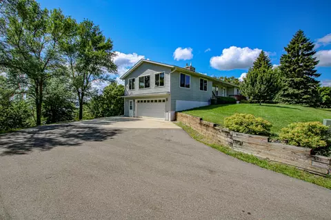 3922 Sunny Brook Dr NW, Alexandria, MN 56308