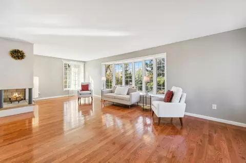 1550 Skyline Ct, Eagan, MN 55121