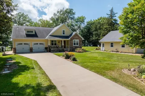 24623 Irish Ln, Cleveland, MN 56017