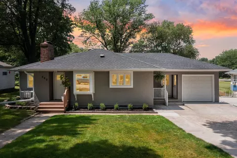 560 1st St N, Winsted, MN 55395