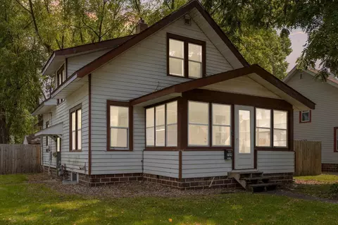 739 Lincoln Ave NW, Faribault, MN 55021