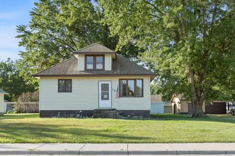 107 2nd Ave S, Lester Prairie, MN 55354