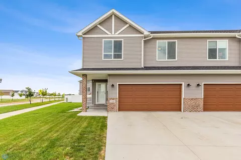 2141 Dock Dr W, West Fargo, ND 58078
