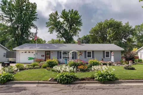 805 14th Ave SW, Willmar, MN 56201