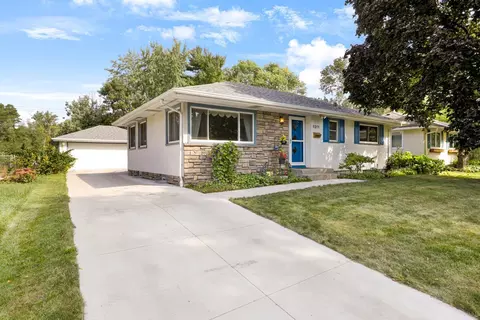1311 Manomin Ave, West Saint Paul, MN 55118