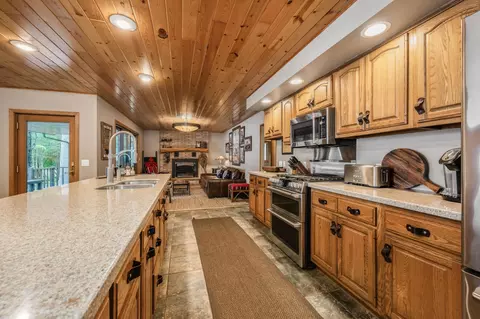 Kitchen - 51615 Timber Trl, Bigfork, MN 56628 photo 5 of 6