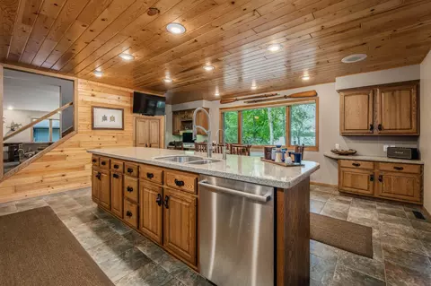 Kitchen - 51615 Timber Trl, Bigfork, MN 56628 photo 3 of 6