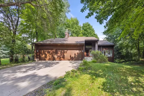 1800 Estates Trl, Burnsville, MN 55306