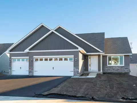 955 Prestwick Dr, Belle Plaine, MN 56011
