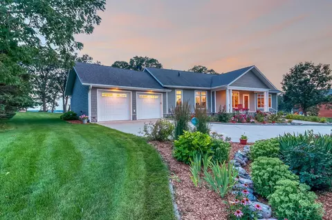 25752 Crystal Springs Dr, Pelican Rapids, MN 56572
