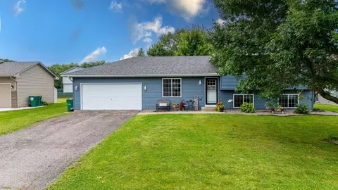 210 Gloria Ave, Green Isle, MN 55338