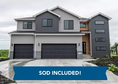 4212 Pine Pkwy S, Fargo, ND 58104