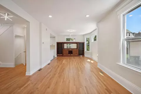 815 Laurel Ave, Saint Paul, MN 55104