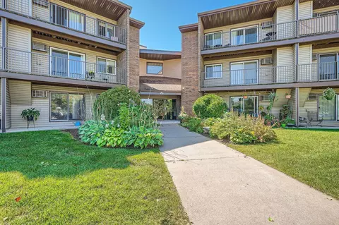 3440 Golfview Dr #314, Eagan, MN 55123