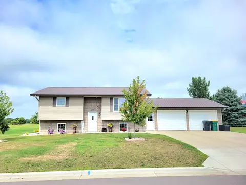 205 Margaret Ave, Lakefield, MN 56150