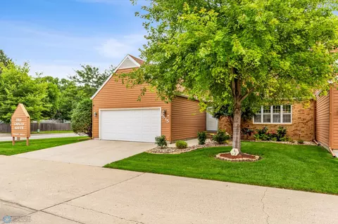1515 32nd St S, Fargo, ND 58103