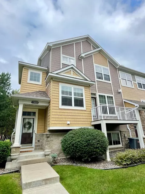 17059 72nd Ave N #4105, Maple Grove, MN 55311