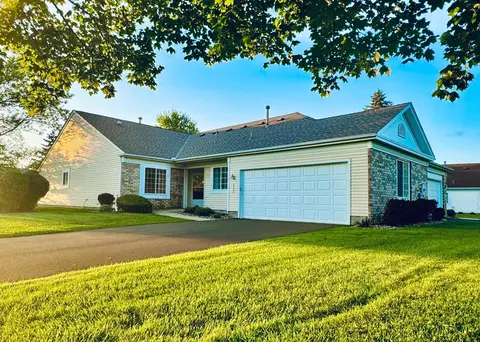 6233 158th St W, Apple Valley, MN 55124