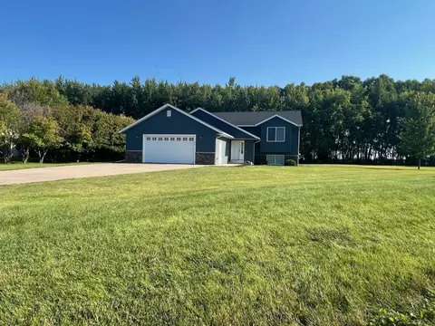 273 Maple Ridge Dr, Henderson, MN 56044